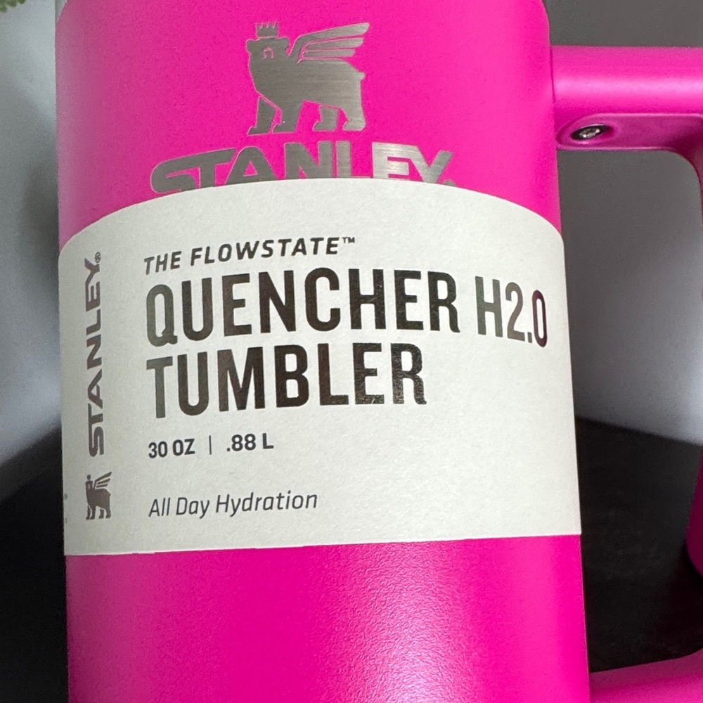 Stanley Vibrant Pink Quencher H2.0 Tumbler 30oz - Picture 7 of 7